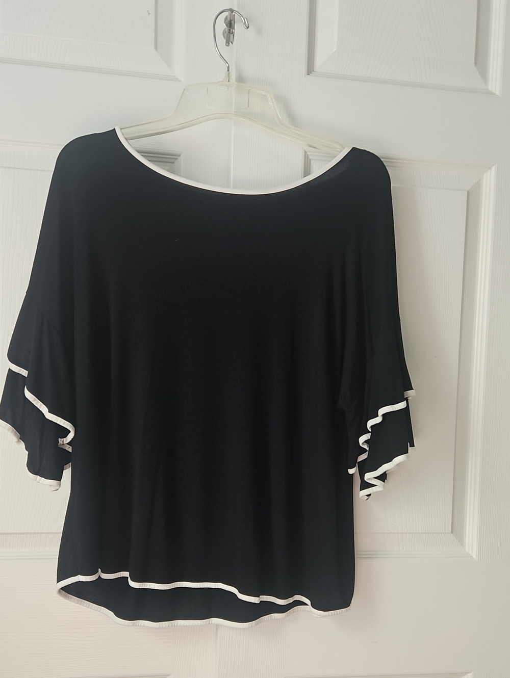 Cable & Gauge Black Ruffle Sleeve Top with White Trim